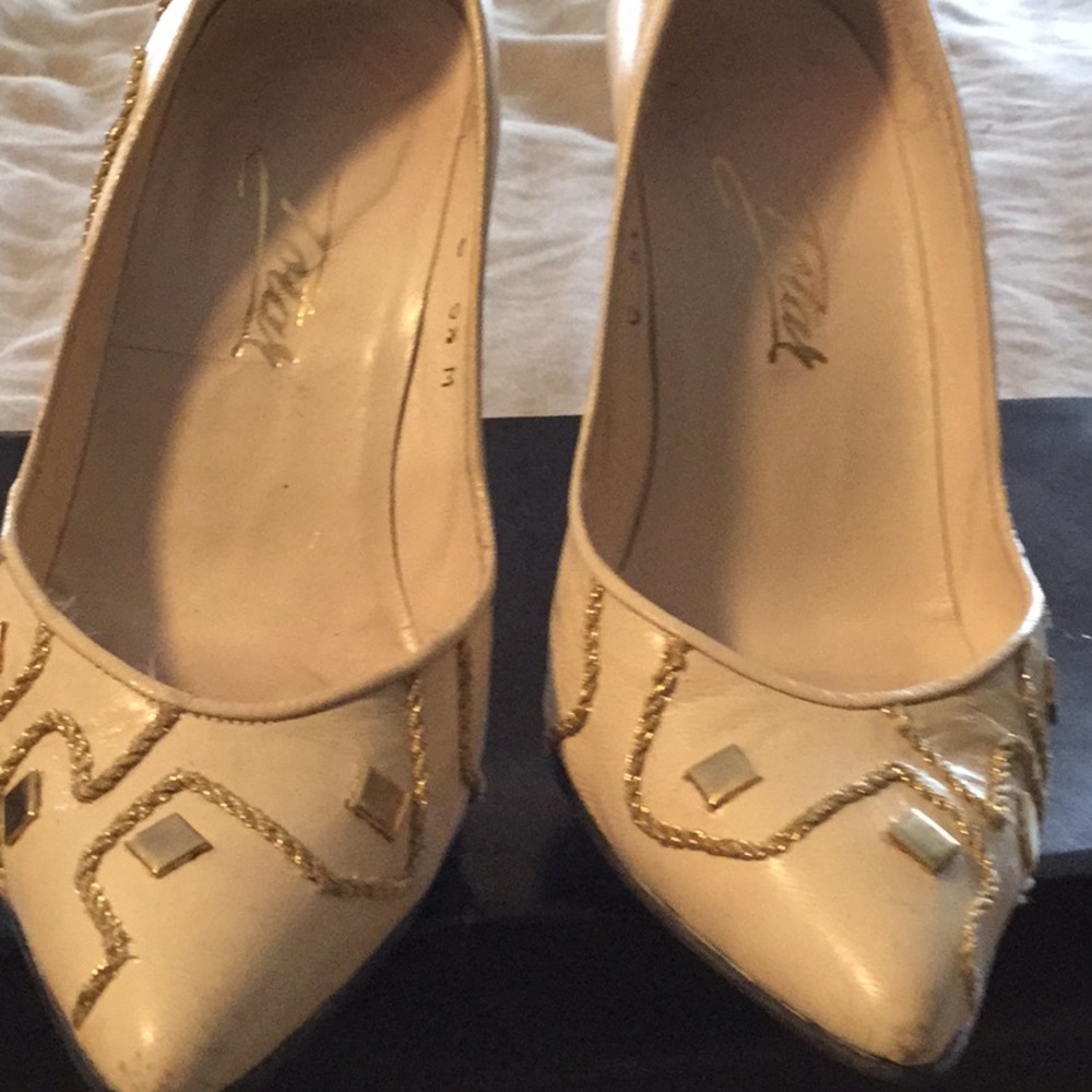 Leather heeled pump - Picture 4 of 4